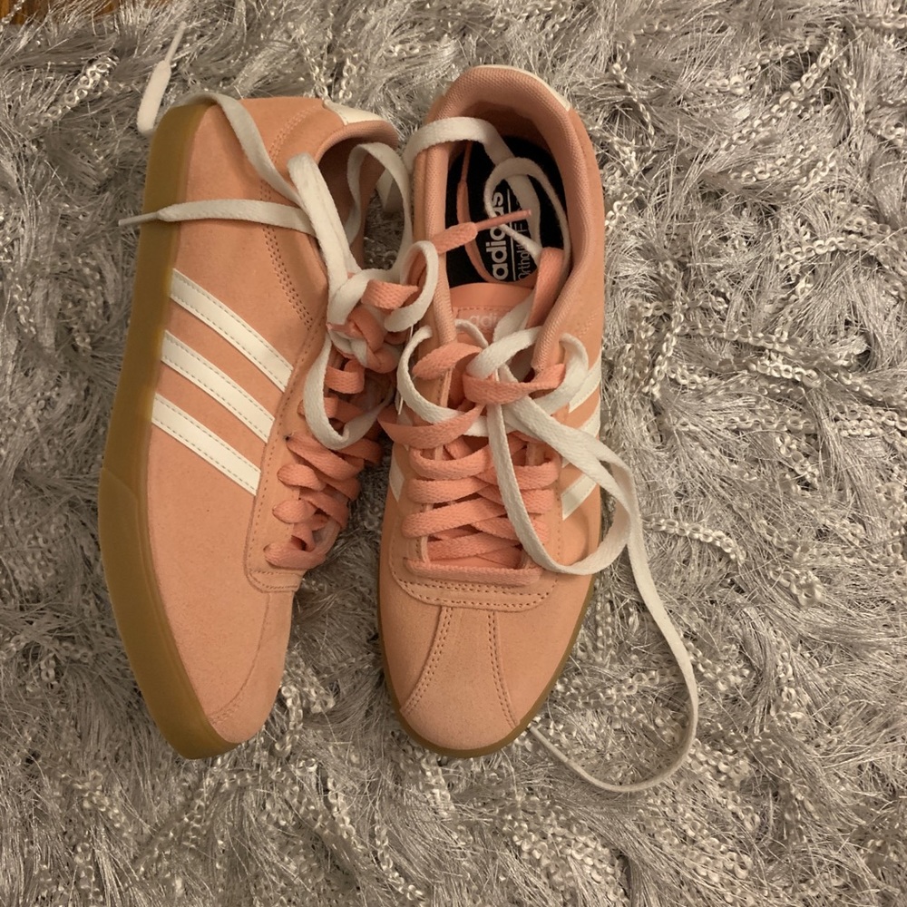 Suede low top sneakers